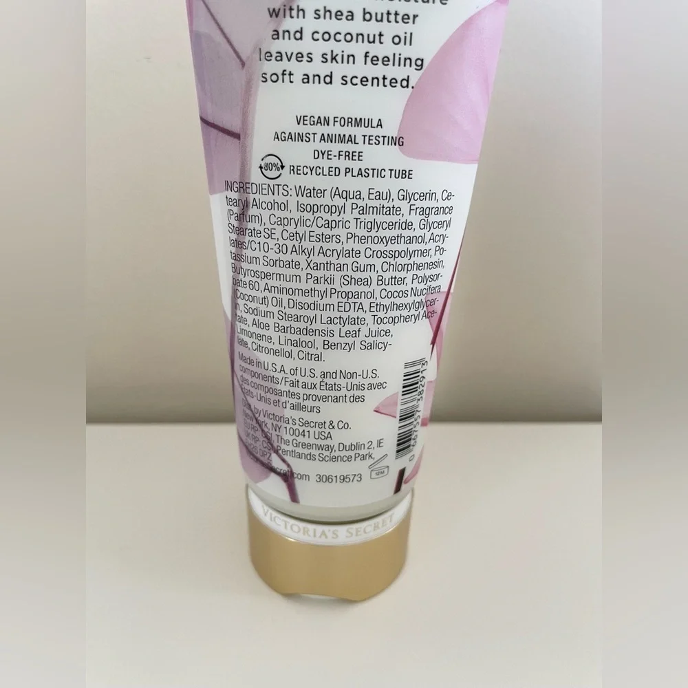 Victoria's Secret Pomegranate & Lotus 24-hour Moisturize Hydrating Body Lotion